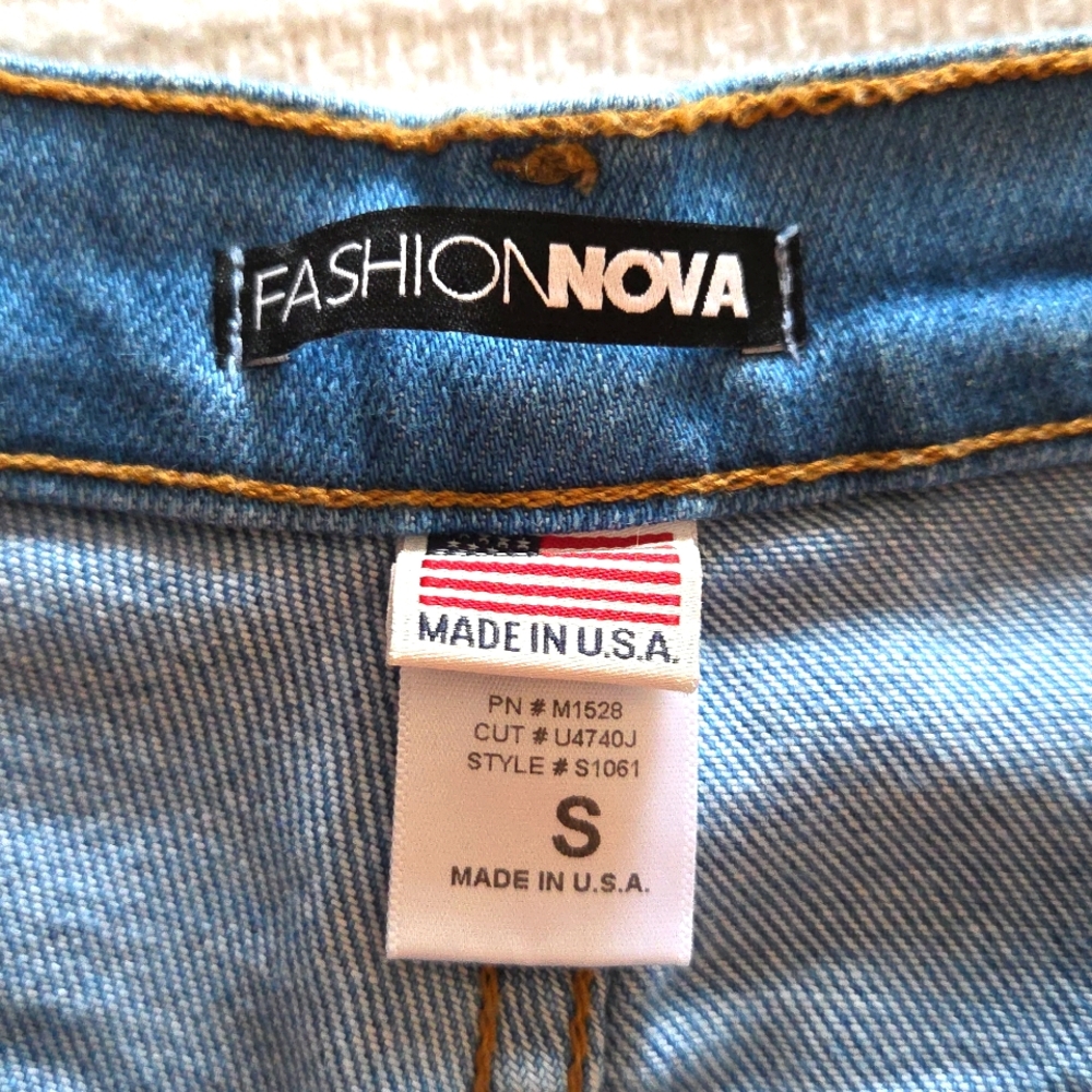 Fashion Nova Light Blue Denim Distressed Jeans - Picture 2 of 7